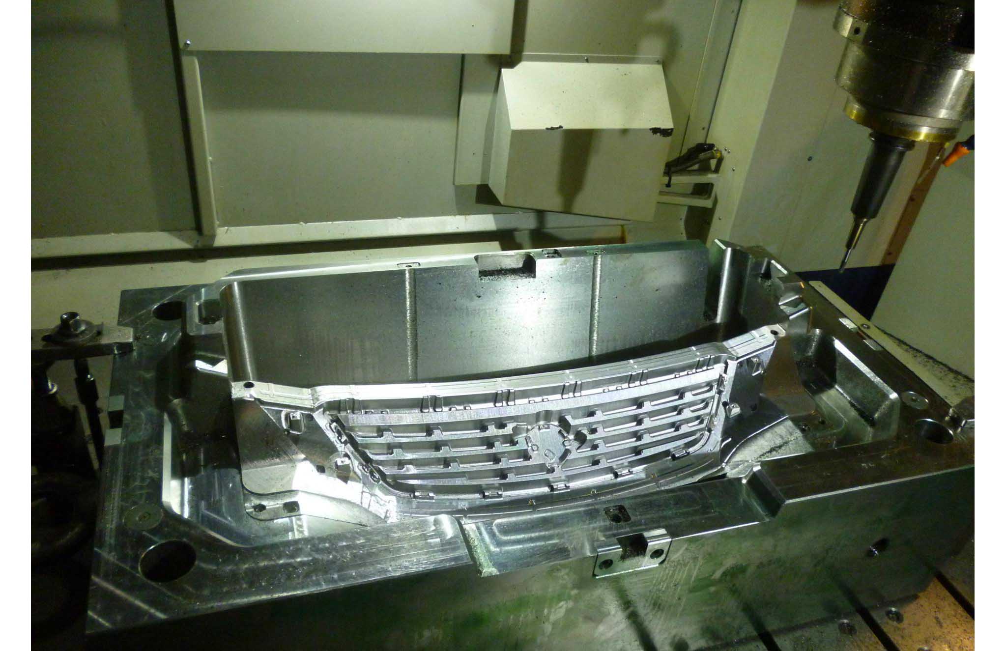 Large Auto Parts Injection Mold | ABS Battery Housing Plastic Mold